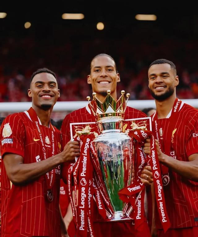 利物浦击败曼联,重返英超榜首(利物浦击败曼联,重返英超榜首是谁) 利物浦击败曼联,重返英超榜首(利物浦击败曼联,重返英超榜首是谁)