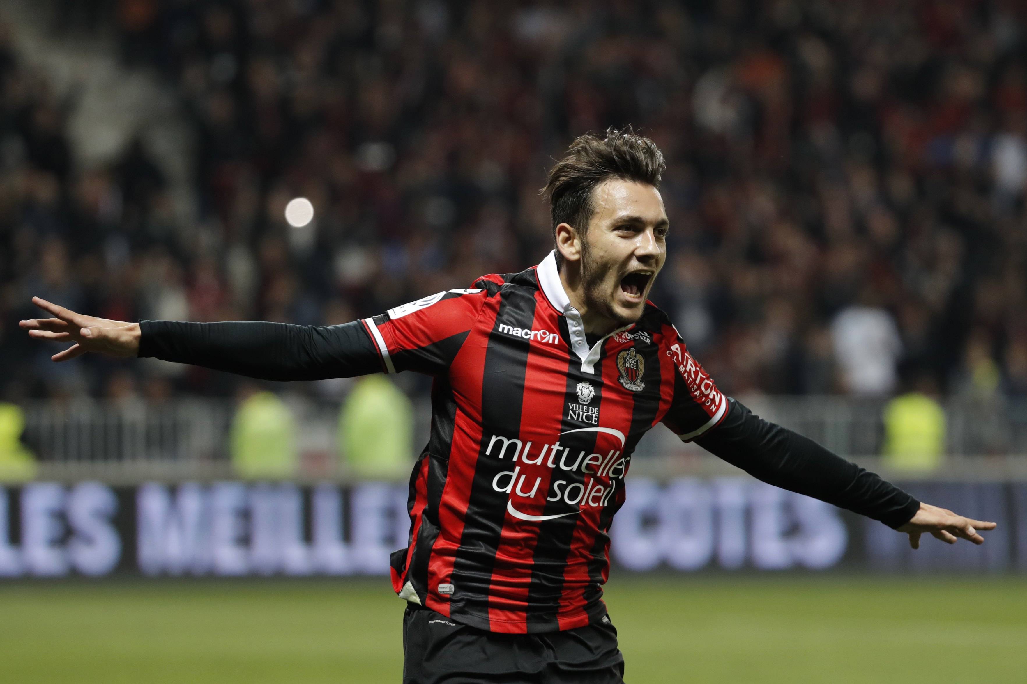 多特蒙德豪取三分,继续领跑榜首的简单介绍 多特蒙德豪取三分,继续领跑榜首的简单介绍