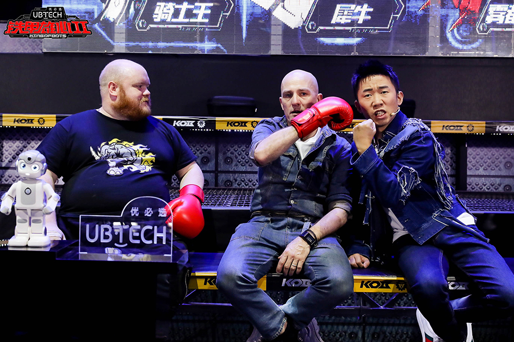 爱游戏竞技-紧张对决令人屏息，选手拼搏拼尽全力取得耀眼