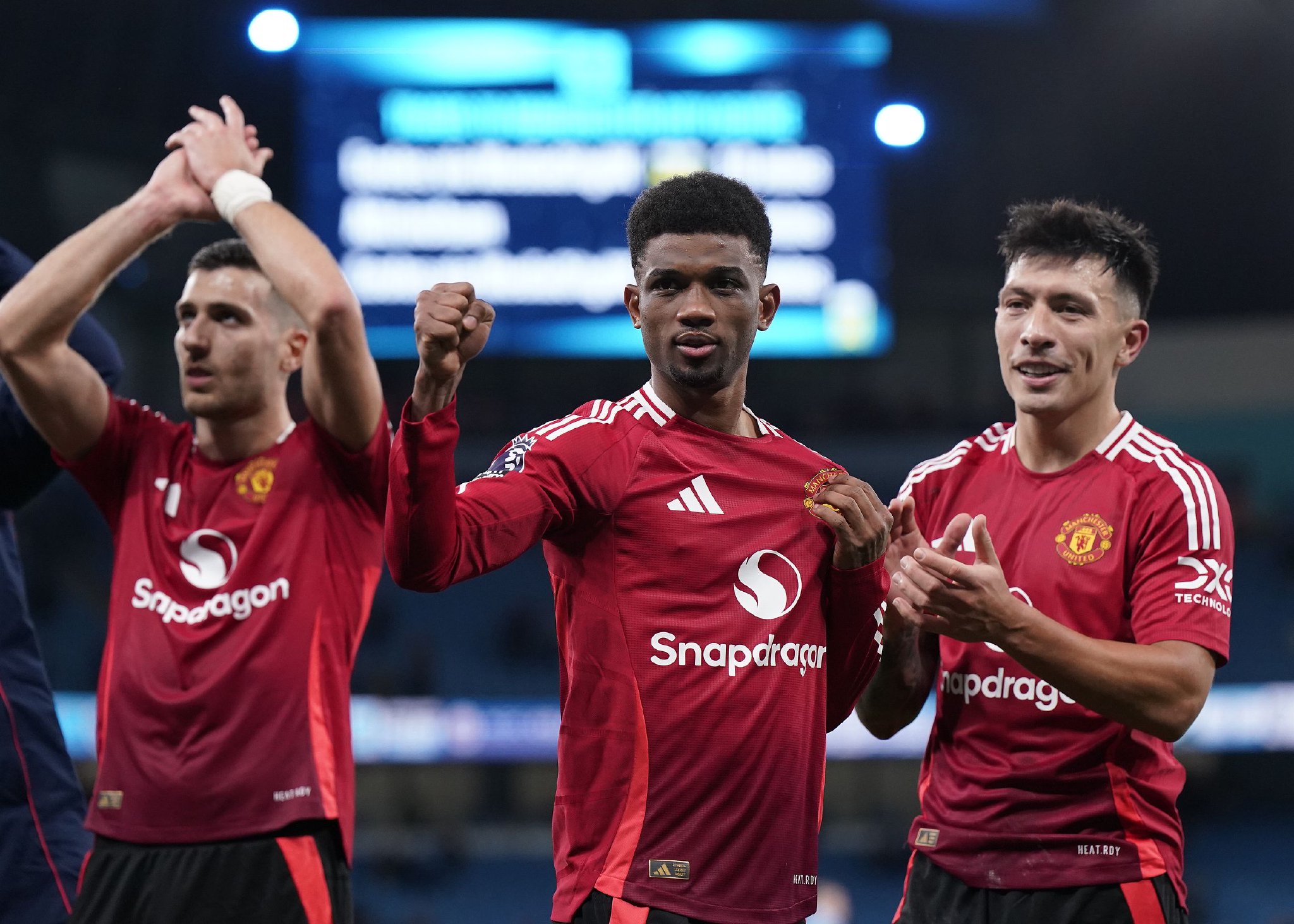 爱游戏电竞-曼联球员因队内合作获得胜利