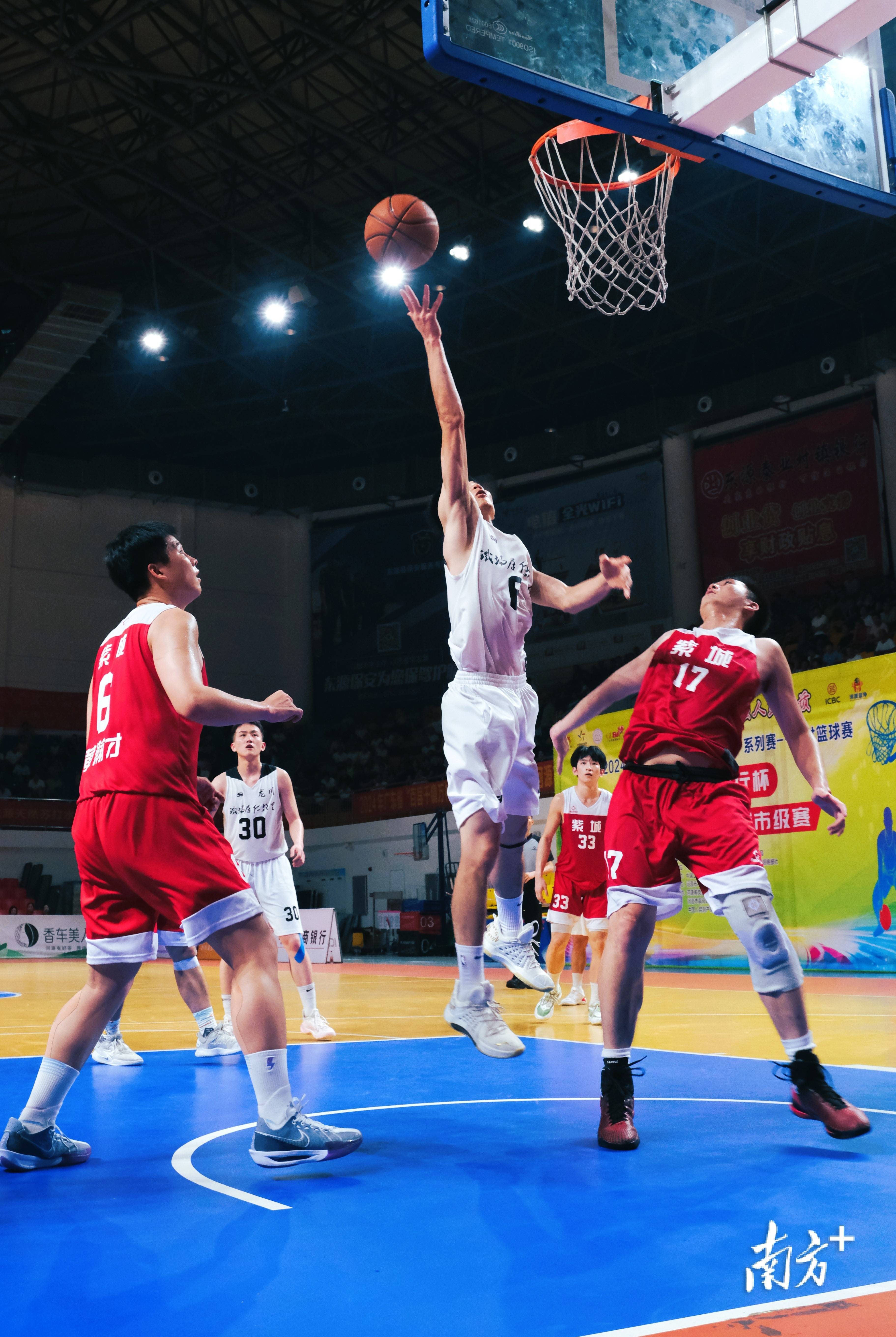 爱游戏链接-昨晚精彩绝伦的比赛，让人沉浸在篮球的世界里！