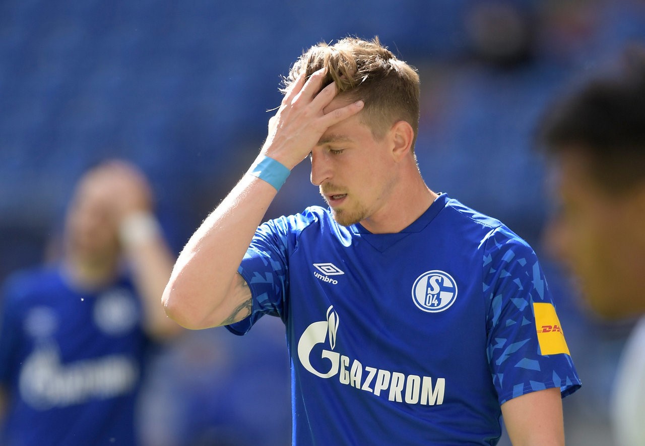 包含沙尔克再遭败局坠入降级区的词条 包含沙尔克再遭败局坠入降级区的词条