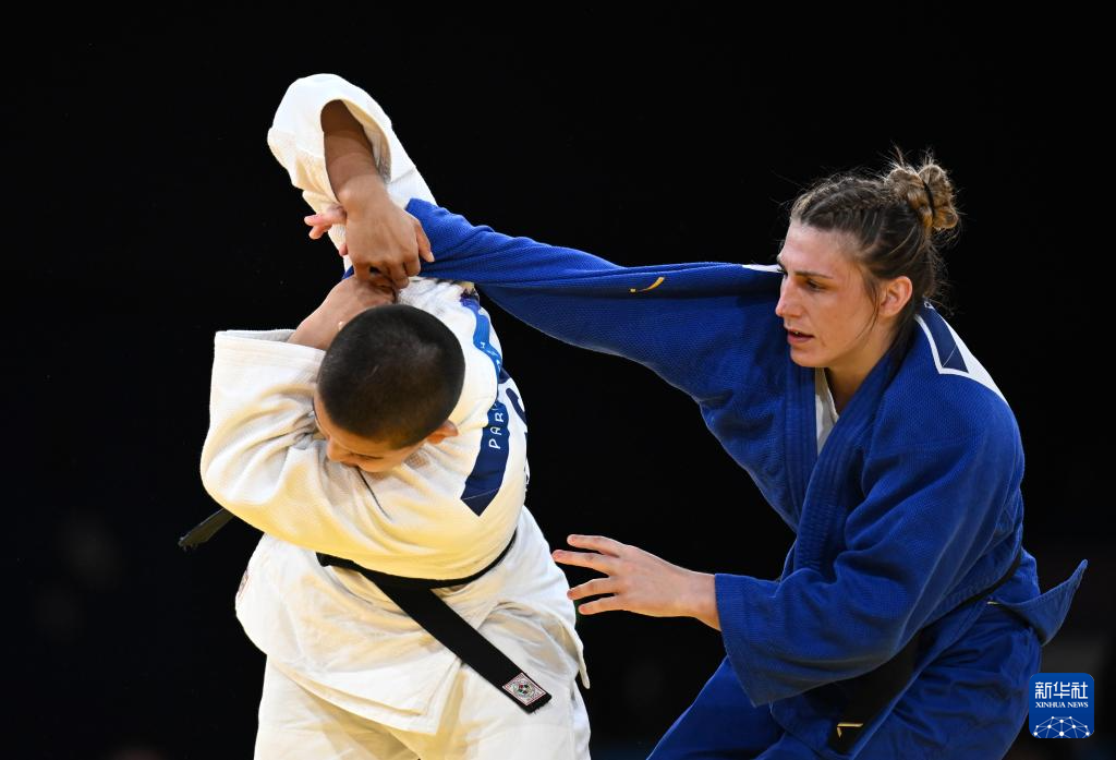 比利时柔道队团结一心,夺冠欢乐的简单介绍 比利时柔道队团结一心,夺冠欢乐的简单介绍