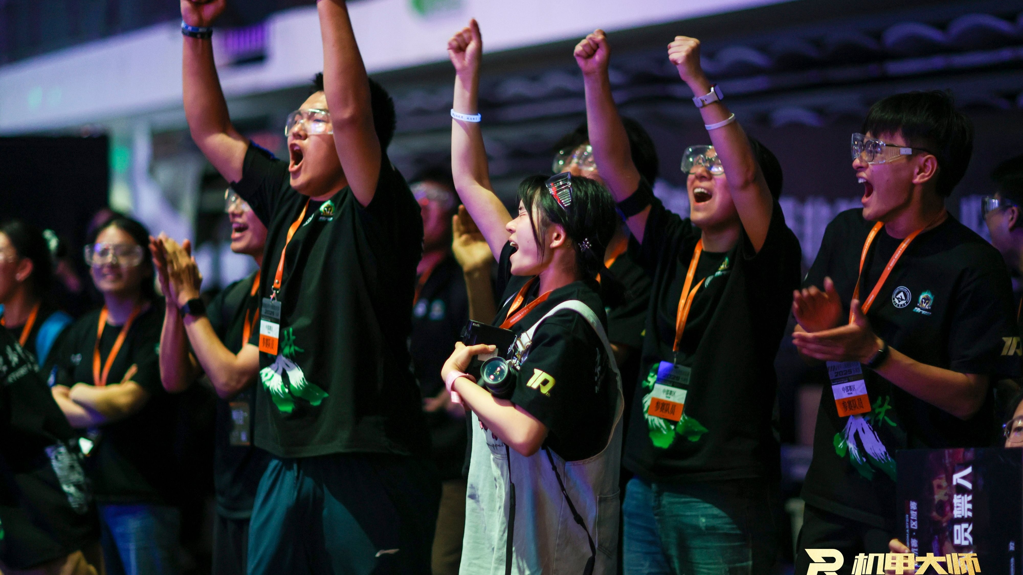 气氛火爆！场上精彩对抗引发热议的简单介绍