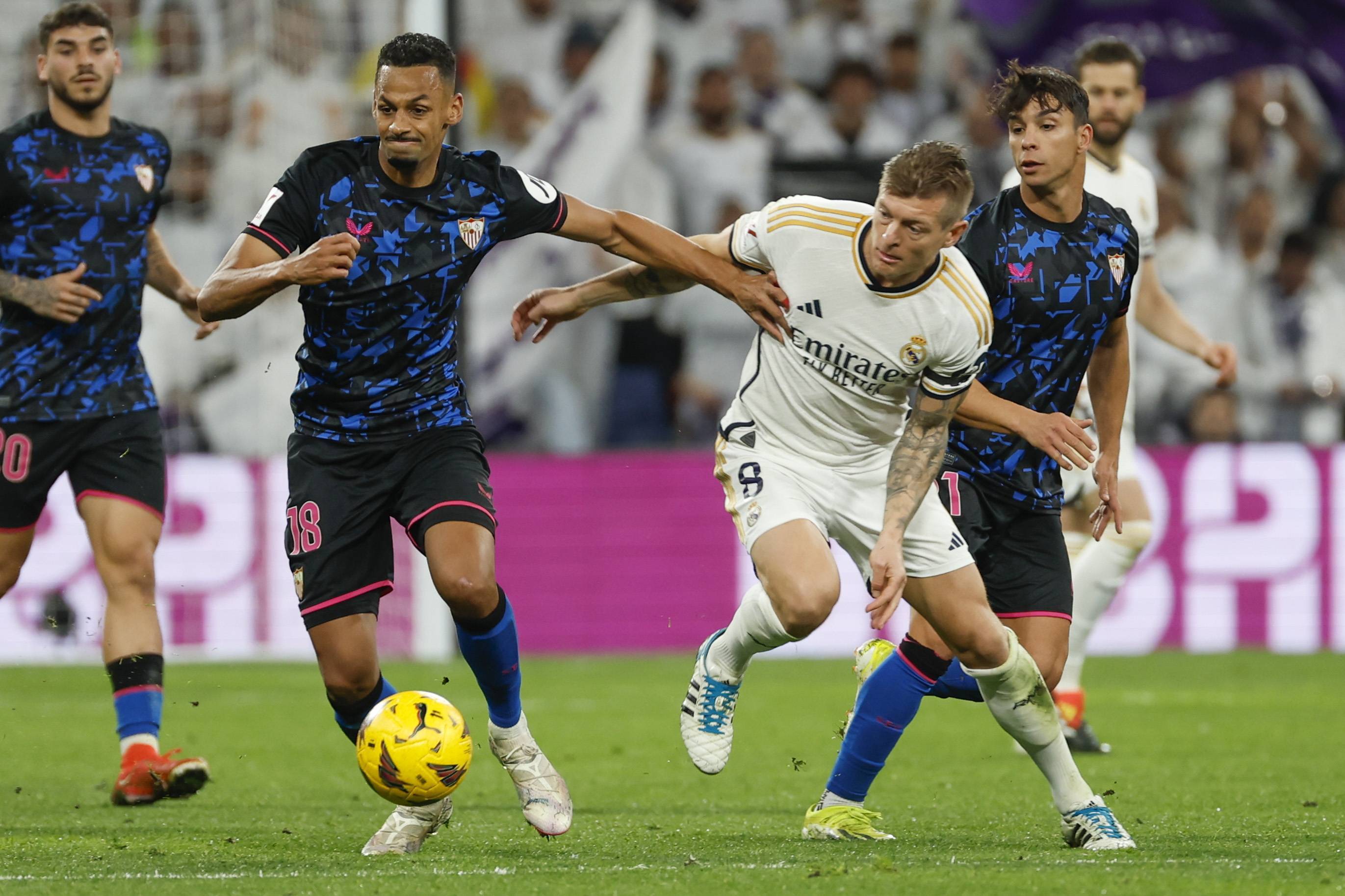 包含塞尔维亚队客场全面失利，遭遇挫败的词条