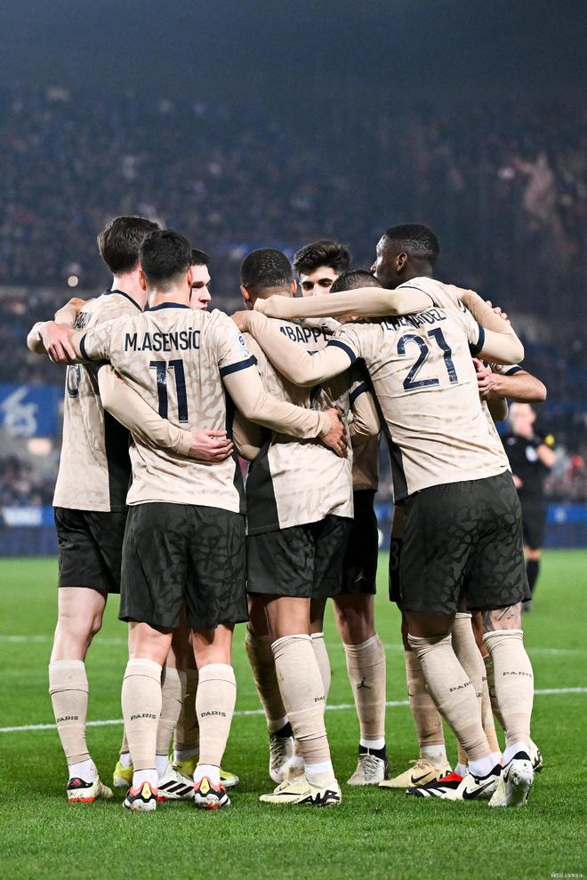 阿贾克斯逆袭巴黎圣日耳曼,晋级16强 阿贾克斯逆袭巴黎圣日耳曼,晋级16强