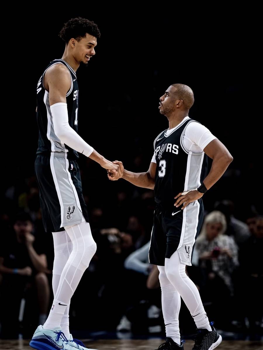 快船战胜马刺保罗率队逆转 快船战胜马刺保罗率队逆转