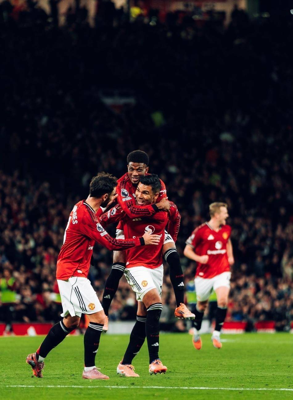 利物浦受伤患加重,球队需调整战术配置的简单介绍 利物浦受伤患加重,球队需调整战术配置的简单介绍